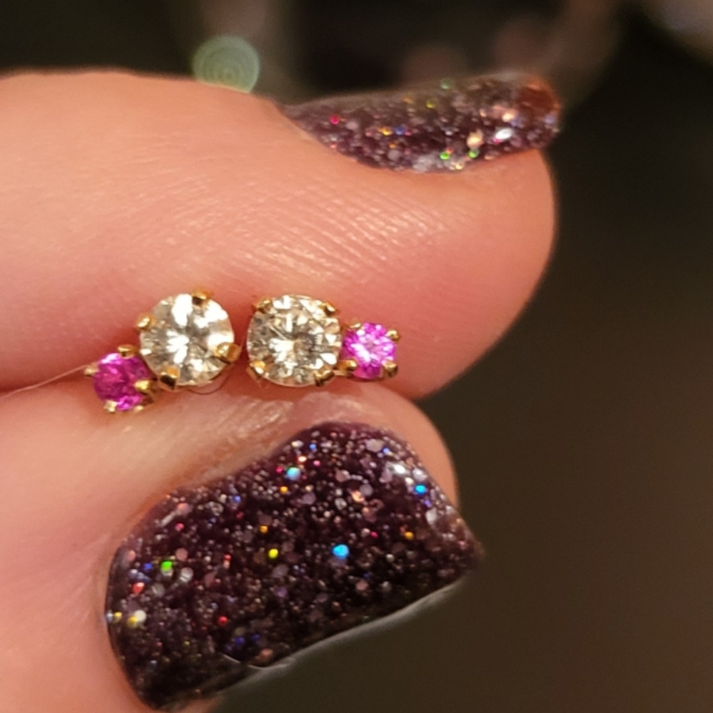 14k  yellow gold diamond and ruby stud earings screwbacks